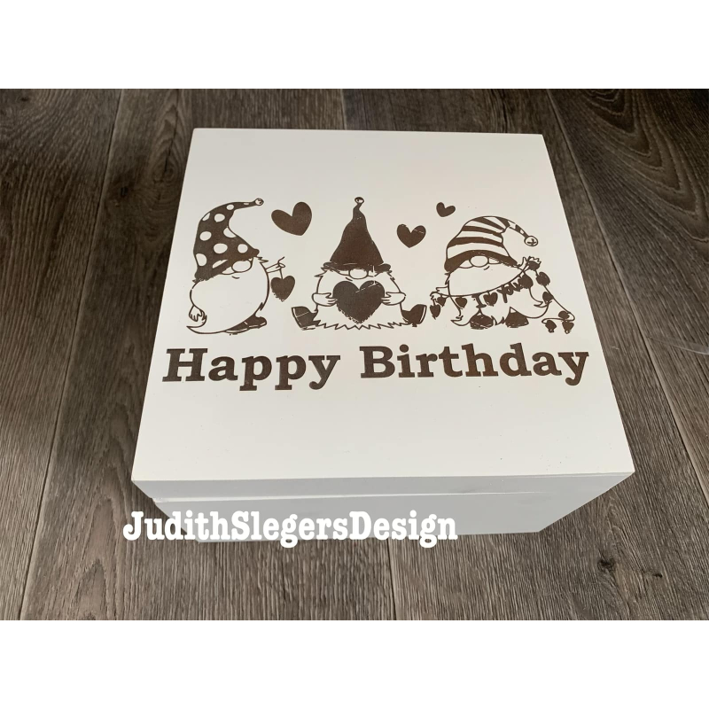 kistje gegraveerd EIGEN tekst / afbeelding